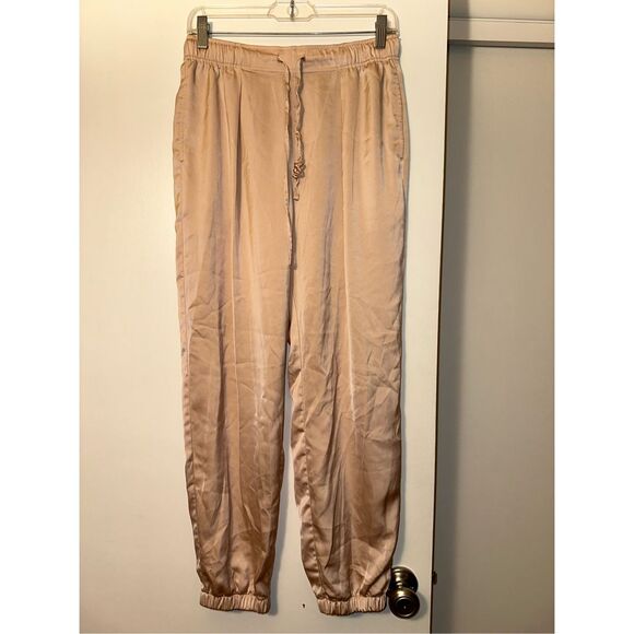 Uniqlo Medium Light Pink Satin High Rise Women’s Jogger Pants EUC No Flaws - Picture 1 of 8